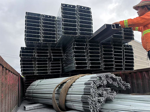 鋼結(jié)構(gòu)